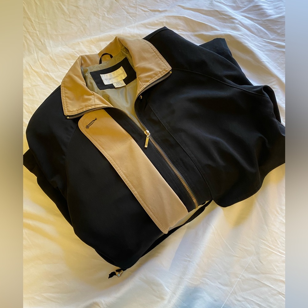 Worthington woman’s coat size S. Like New